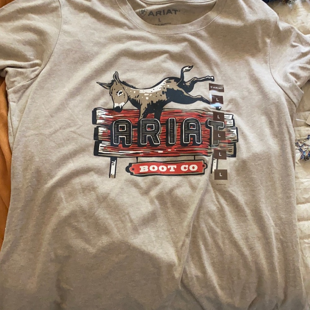 Ariat women’s tee